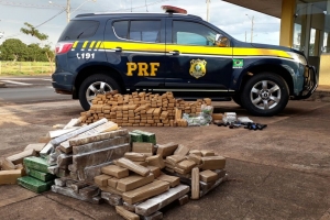 PRF apreende grande quantidade de maconha, armas e munições em Campo Grande