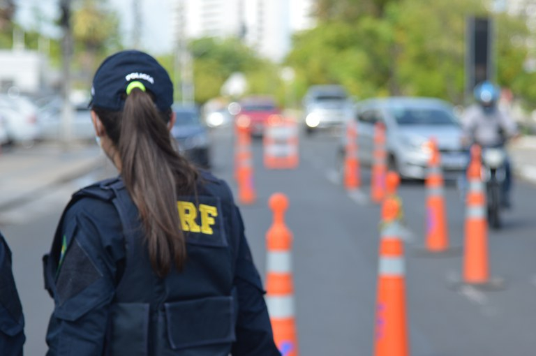 Justiça garante pagamento antecipado de diárias a policiais rodoviários federais em missão