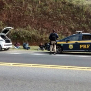 PRF prende suspeitos de roubo de carga no norte fluminense